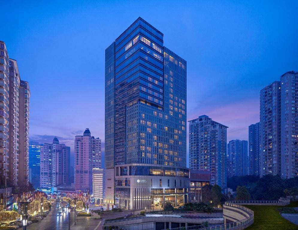 Luxury and Comfort: Chongqing's Top 5 Hotels for Couples