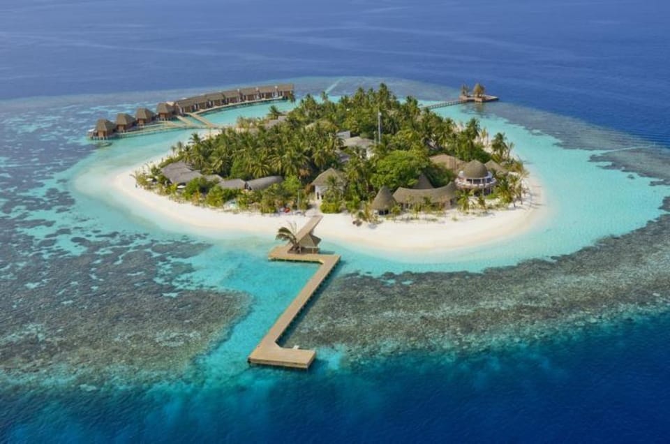 Luxury and Comfort: Maldive Islands's Top 5 Hotels for Couples