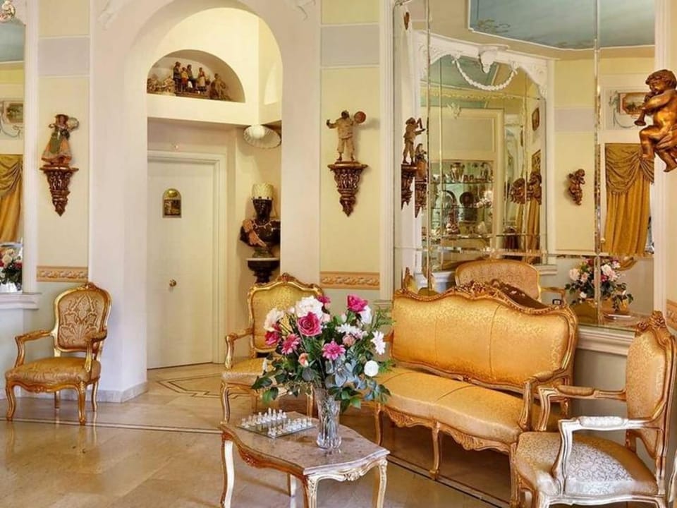 Discover Comfort: Top 10 Four-Star Hotels in Naples